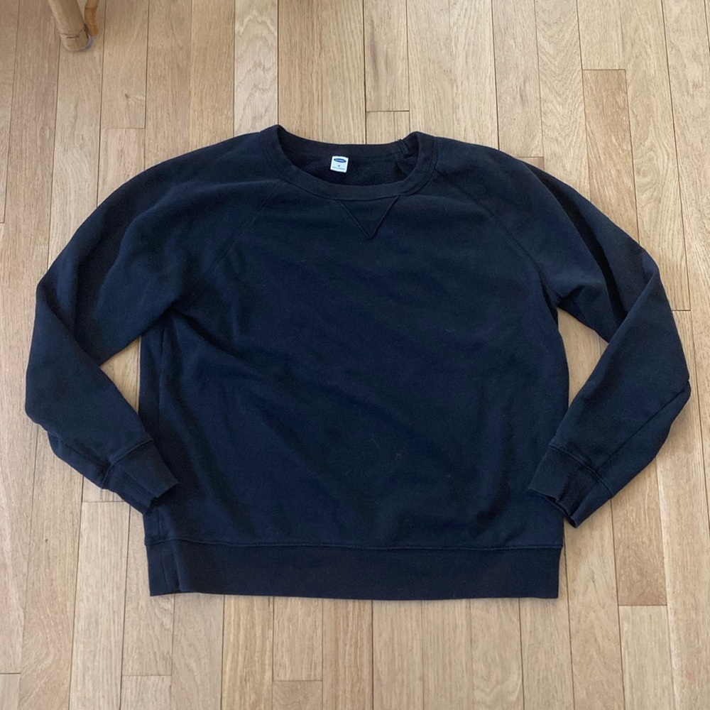 Old Navy black sweatshirt